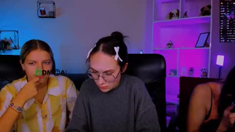 Snapshot of lizzie_boom chatting on November 18, 8:46 pm lizzie_boom online show from November 18, 8:46 pm