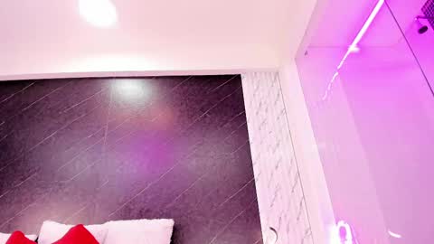 Snapshot of lizziierose chatting on February 15, 3:28 pm I am Lizz online show from February 15, 3:28 pm