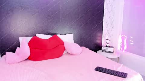 Snapshot of lizziierose chatting on March 7, 12:01 pm I am Lizz online show from March 7, 12:01 pm