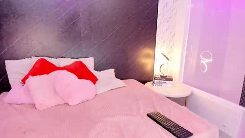 Snapshot of lizziierose chatting on October 22, 12:05 pm I am Lizz online show from October 22, 12:05 pm