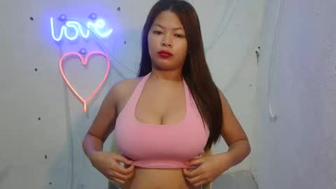 lizzy_955413 online show from February 22, 7:08 am