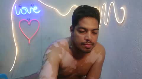 lizzy_955413 online show from March 2, 3:52 am