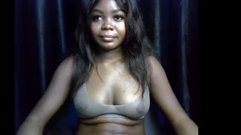 Snapshot of lizzy_petite chatting on September 25, 10:41 am lizzy online show from September 25, 10:41 am