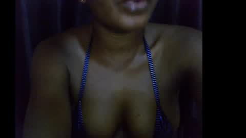 Snapshot of lizzy_petite chatting on October 7, 10:29 pm lizzy online show from October 7, 10:29 pm