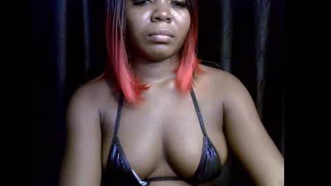 Snapshot of lizzy_petite chatting on October 22, 9:58 pm lizzy online show from October 22, 9:58 pm