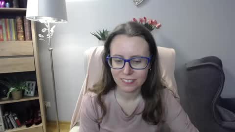 Lizzy online show from March 25, 5:35 am