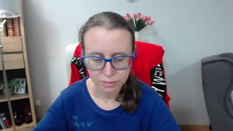 Snapshot of lizzy_sparkle chatting on May 12, 4:31 am Lizzy online show from May 12, 4:31 am