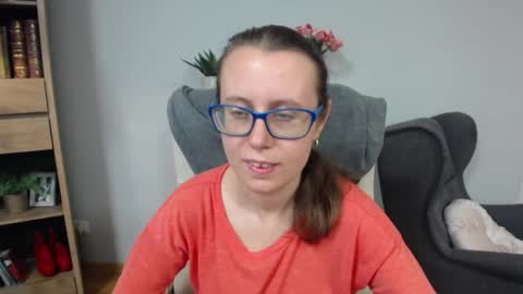 Snapshot of lizzy_sparkle chatting on May 20, 4:29 am Lizzy online show from May 20, 4:29 am