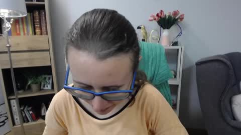 Snapshot of lizzy_sparkle chatting on May 22, 4:30 am Lizzy online show from May 22, 4:30 am