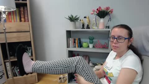 Snapshot of lizzy_sparkle chatting on May 26, 4:52 am Lizzy online show from May 26, 4:52 am