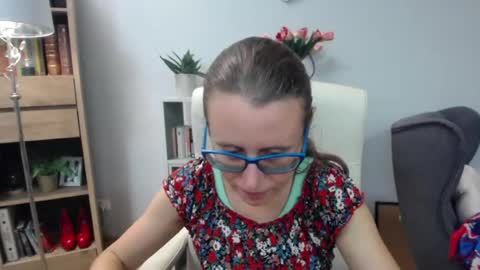 Lizzy online show from July 17, 4:30 am