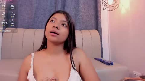Snapshot of lizzy_sweets chatting on June 17, 10:32 pm LIZZY online show from June 17, 10:32 pm