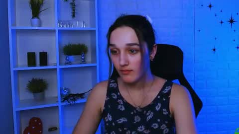Snapshot of lizzy_sweety_purrr chatting on June 10, 9:52 am lizzy_sweety_purrr online show from June 10, 9:52 am