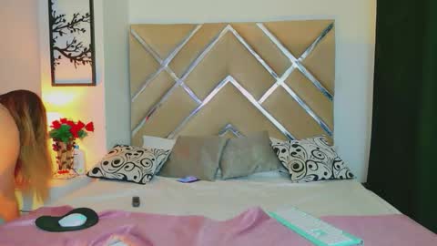 Liz  online show from January 9, 2:58 am