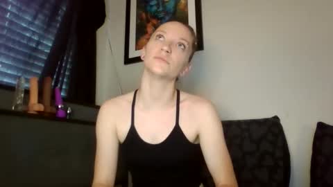 Lizzie Vonn online show from April 8, 11:48 pm