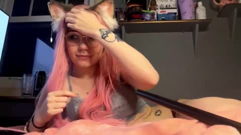 Snapshot of lizzyylovesick chatting on December 20, 5:29 pm lizzybunny online show from December 20, 5:29 pm