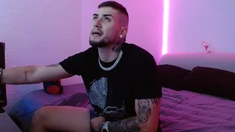 lliamm 2 online show from January 30, 1:11 am