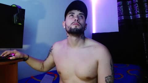 lliamm 2 online show from January 12, 5:34 am