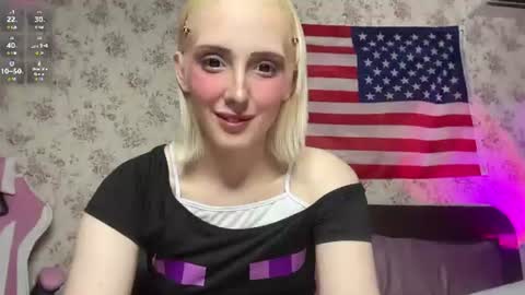 Snapshot of llinabarbie chatting on June 18, 3:05 pm Alina online show from June 18, 3:05 pm