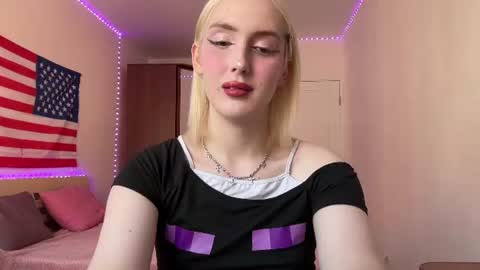 Snapshot of llinabarbie chatting on August 4, 3:25 pm Alina online show from August 4, 3:25 pm