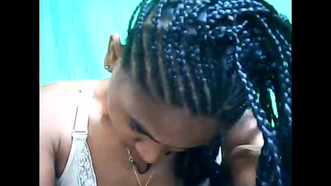 llouisse online show from April 14, 9:04 am