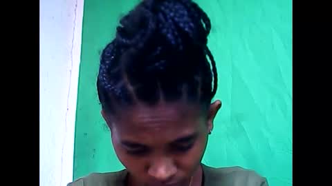 llouisse online show from April 20, 10:18 am