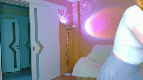 llovelymia online show from June 25, 3:06 am