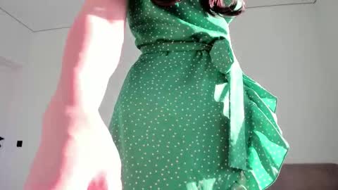 Emi online show from February 26, 3:05 am