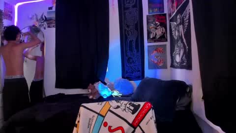 locke_bl online show from July 31, 12:48 pm