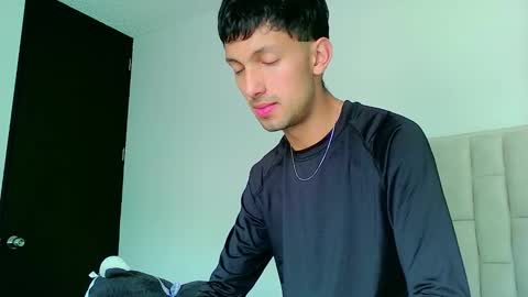 logaan_grey online show from January 16, 6:45 pm