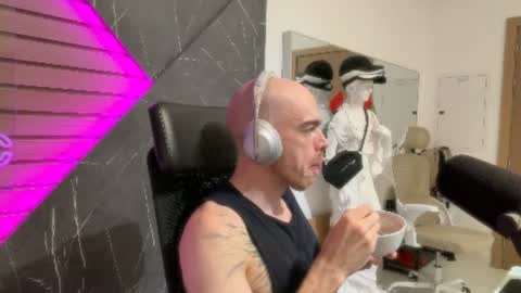 Snapshot of logan__kelly chatting on July 27, 4:03 pm logan__kelly online show from July 27, 4:03 pm