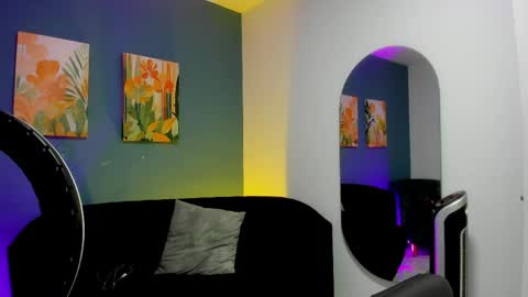 Snapshot of logan_adams27 chatting on June 1, 12:51 pm Logan online show from June 1, 12:51 pm