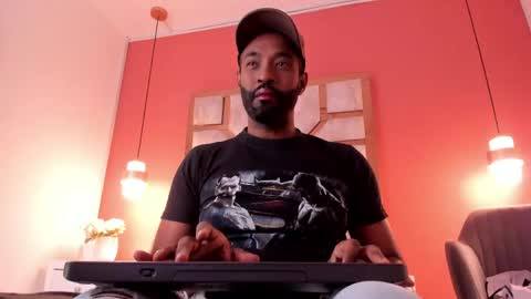 Snapshot of logan_adams27 chatting on June 8, 12:27 pm Logan online show from June 8, 12:27 pm