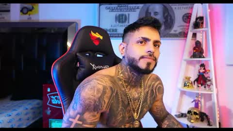 Snapshot of logan_hugh8 chatting on March 3, 10:17 am logan_hugh8 online show from March 3, 10:17 am