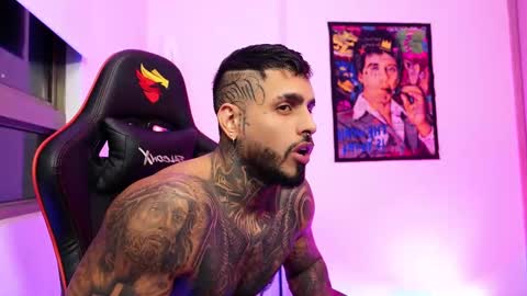 Snapshot of logan_hugh8 chatting on October 16, 1:06 am logan_hugh8 online show from October 16, 1:06 am