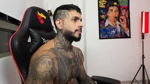 Snapshot of logan_hugh8 chatting on October 21, 12:44 am logan_hugh8 online show from October 21, 12:44 am