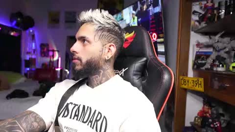 logan_hugh8 online show from March 20, 5:23 am