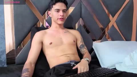 logan madoox online show from September 12, 7:25 pm