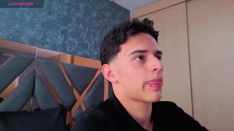 logan madoox online show from September 20, 7:04 pm