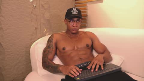 logan_varela online show from March 5, 5:29 am