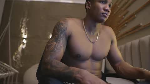 logan_varela online show from April 16, 5:47 pm