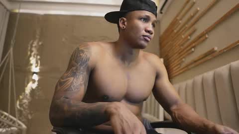 logan_varela online show from April 22, 2:07 pm