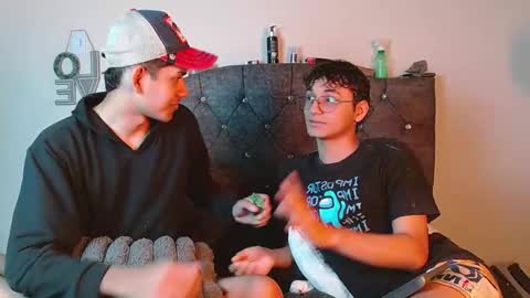 logan_willyams_ online show from September 21, 9:49 pm