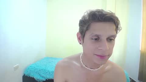 Snapshot of loganevans8 chatting on February 25, 7:58 pm Logan online show from February 25, 7:58 pm