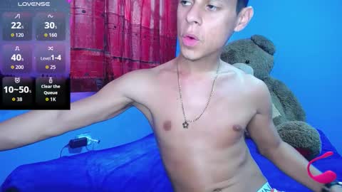 Snapshot of loganevans8 chatting on October 25, 7:52 pm Logan online show from October 25, 7:52 pm