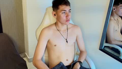 Loganfoster  online show from January 8, 8:44 pm