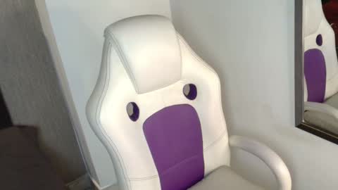 Loganfoster  online show from January 12, 8:14 pm