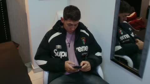 Loganfoster  online show from January 13, 8:14 pm