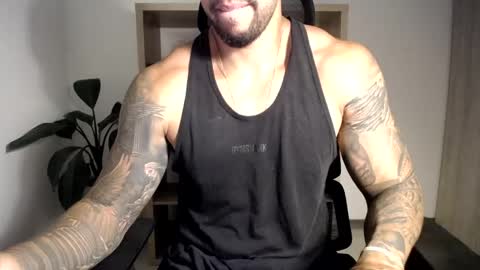 Snapshot of loganhod chatting on May 15, 5:03 am Logan Wolfp online show from May 15, 5:03 am