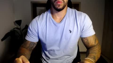 Snapshot of loganhod chatting on May 18, 4:18 am Logan Wolfp online show from May 18, 4:18 am